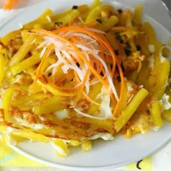 Nui Xào _ 2 Trứng - 35.000 ₫ tại Chú Chuột - Cơm Gà Xối Mỡ, Bột Chiên & Nui Xào Bò - Mã Lò
