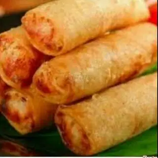 chả giò chiên (3 cây kèm rau, nước mắm) - 27.000 ₫ tại Bánh Mì Xiên Nướng 63 - Bún Thịt Nướng & Bánh Hỏi Thịt Nướng - Lâm Văn Bền