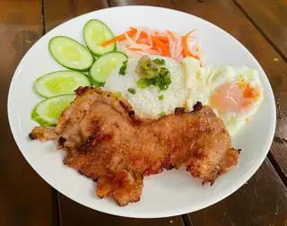 Hình ảnh Cơm Tấm Sườn - Trứng ( ốp la)