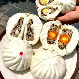Bánh bao trứng cút - 25.000 ₫ tại Bánh Mì Lương Phan 3 - Đường Số 15