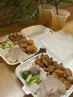 [SET CÔ ĐƠN]: 1 BÚN ĐẬU ĐẶC BIỆT + 1 THỊT NHỎ + 1 BÁNH TRÁNG + 1 TRÀ TẮC LỚN			 - 96.000 ₫ tại Nhà Bún Đậu - Nguyễn Văn Luông