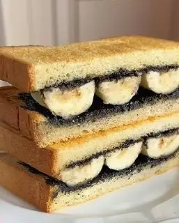 Hình ảnh Sandwich bơ mè đen + chuối ( không đường)