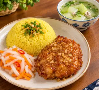 Hình ảnh Cơm Má Đùi Sốt Mắm Tỏi