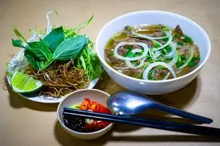 Bún bò thập cẩm - 56.000 ₫ tại Cô Ba - Phở & Bún Bò Huế - Hoàng Diệu