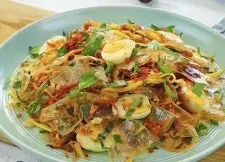Hình ảnh Bánh tráng sợi trộn truyền thống