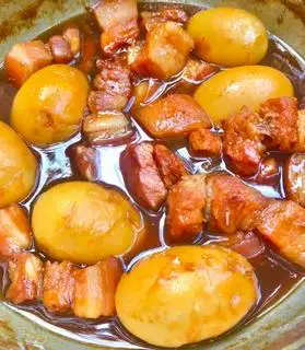 Cơm thịt kho trứng - 55.000 ₫ tại Cơm Tấm Hậu - Nguyễn Gia Trí