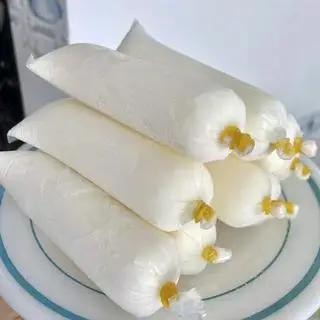 Sữa Chua Đá 1 bịch - 8.000 ₫ tại Bếp Nhà Xíu - Panna Cotta, Sữa Chua & Bánh Flan - Cách Mạng Tháng 8