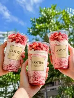 Sữa Dâu Sấy Thăng Hoa - 47.000 ₫ tại LOTRA Drinks - Chung Cư Nguyễn Trãi