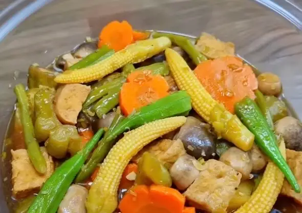 Hình ảnh Cơm phần nấm kho thập Cẩm chay 