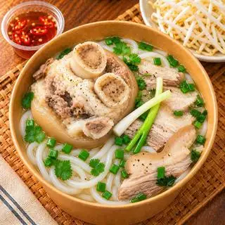 Hình ảnh Bánh Canh Giò Heo + Thịt Nạc