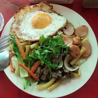 Nui xào bò - trứng - xúc xích - 62.000 ₫ tại Quán Ăn 4A - Nui, Mì Xào & Bột Chiên - Đường 15