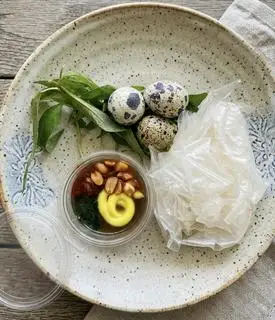 Bánh tráng chấm sốt me 3 trứng - 20.000 ₫ tại Ăn Vặt Trừ Cơm - Bánh Tráng Trộn Mỡ Hành Thơm Bơ - Thích Quảng Đức