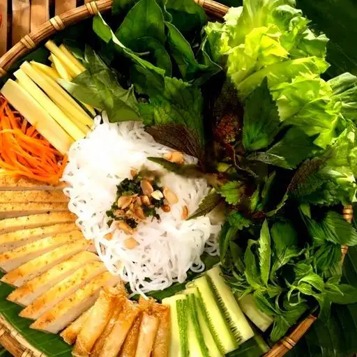 Chả cá Nha Trang cuốn bánh tráng - mắm nêm - 76.000 ₫ tại Nem Nướng Nha Trang Cô Thuỷ - Huỳnh Tấn Phát
