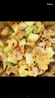 Hình ảnh Chân gà xả tắc rút xương mix xoài hoặc cóc và sốt chấm