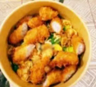 Hình ảnh Mỳ trộn nem rán