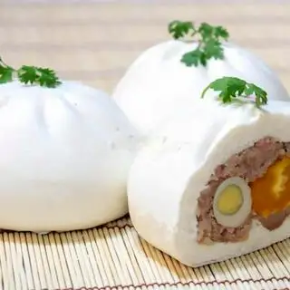 Bánh bao  đặc biệt - 35.000 ₫ tại Bánh Mì Hà Nội - Đồng Đen
