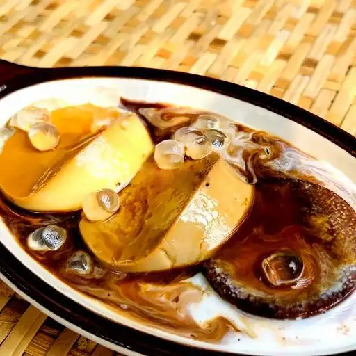 Flan  3 vị full topping - 30.000 ₫ tại Bánh Flan Bà Châu - Trương Quốc Dung