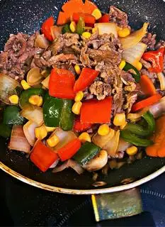 Hình ảnh CƠM BÒ XÀO ỚT CHUÔNG