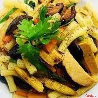 Nui xào hải sản chay - 49.000 ₫ tại Quán Chay Thuận Đức - Lê Văn Lương