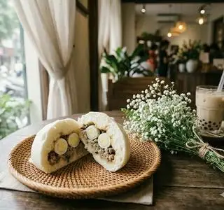 Hình ảnh BÁNH BAO TRUYỀN THỐNG THỊT TRỨNG