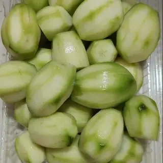 Cóc Non nguyên trái gọt sẵn kèm muối .  500gr - 40.000 ₫ tại Trái Cây Tô - Ăn Vặt & Bánh Tráng Chấm