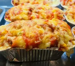 pizza sốt thái  - 30.000 ₫ tại Tiệm Bánh Gia Phong - Nguyễn Thượng Hiền
