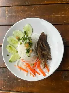 Hình ảnh Cơm Cá sặc chiên