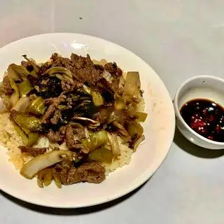 Hình ảnh Cơm chiên + bò xào cải chua