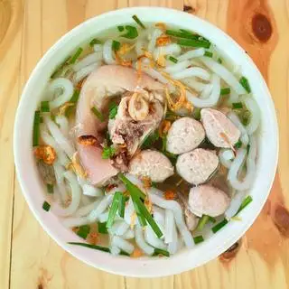 Bánh canh mọc giò - 40.000 ₫ tại Bún Thịt Nướng Cô Hương - Hoàng Hoa Thám
