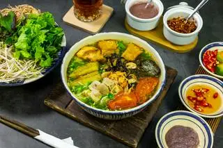 Hình ảnh Bún ốc tô đặc biệt