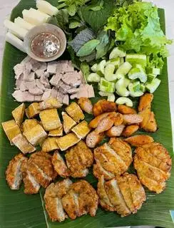Bún đậu tá lả - 100.000 ₫ tại Bún Đậu Mắm Tôm Ngon Chuẩn - Phạm Văn Chiêu