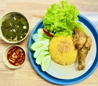 Hình ảnh Đùi Gà Xối Mỡ Truyền Thống