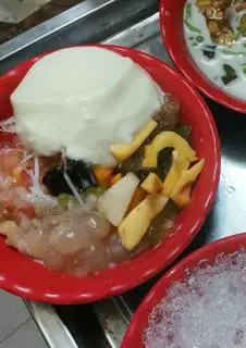 Hình ảnh Sữa chua hoa quả sầu