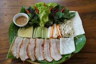 Bánh tráng cuốn heo quay - 89.000 ₫ tại Tứ Hòa - Bánh Tráng Cuốn Thịt Heo - Nguyễn Gia Trí