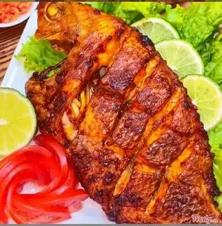Cơm cá diêu Hồng chiên giòn chấm mắm tỏi - 59.000 ₫ tại Cô Thủy - Cơm Nhà Nấu & Cơm Văn Phòng - Cách Mạng Tháng 8