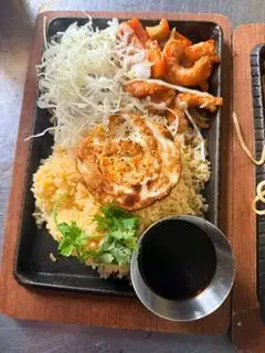 Hình ảnh CƠM XÈO TÔM ÁP CHẢO