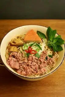 Bún Bò Tái, Chả - 55.000 ₫ tại Bún Bò Lý Trang - Quốc Hương
