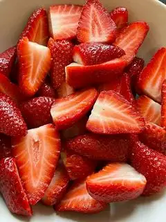 bé Dâu - 69.000 ₫ tại Trái Cây Mix Sẵn - Alice's Haven Fruit - Đồng Xoài