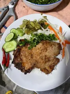 Cơm sườn - 55.000 ₫ tại Cơm Tấm Bình Dân Cô Thiêm - Trường Chinh