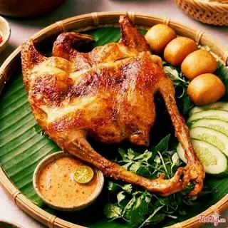 Hình ảnh Gà nướng 1 con+5 bánh bao chiên