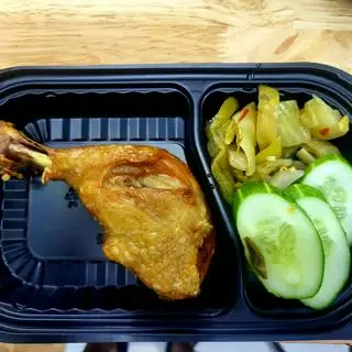 Đùi gà nhỏ chiên vàng không cơm - 48.000 ₫ tại Cơm Gà Xối Mỡ Ông Địa - Phạm Văn Đồng