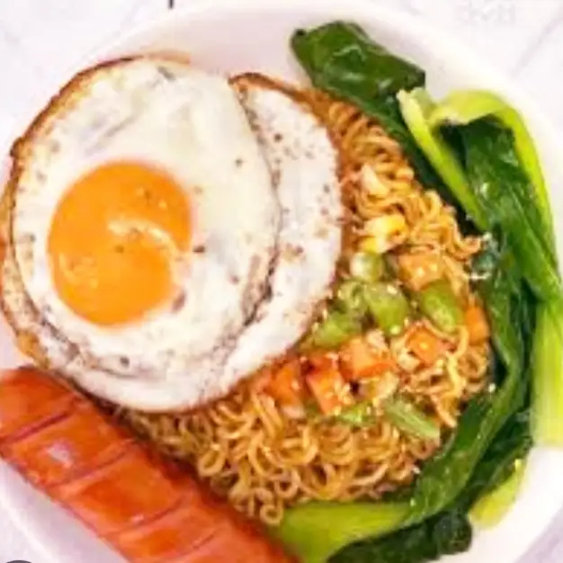 Mì trộn indomie trứng+xúc xích  - 49.000 ₫ tại PONY FRUIT - Trái Cây Cắt Sẵn & Mì Trộn Indomie Cá Viên  - Đường 44