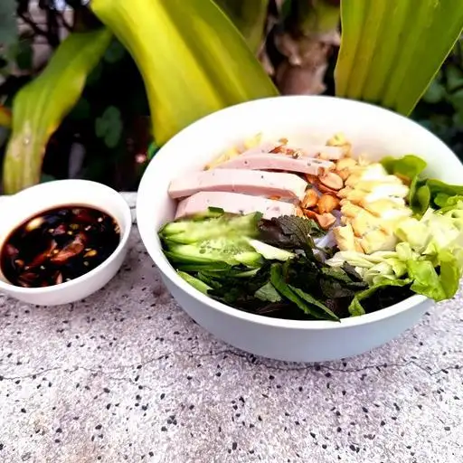 Bún nước tương chả lụa - 40.000 ₫ tại Quán Cô Bông - Bún Nước Tương & Bột Chiên - Trần Xuân Soạn