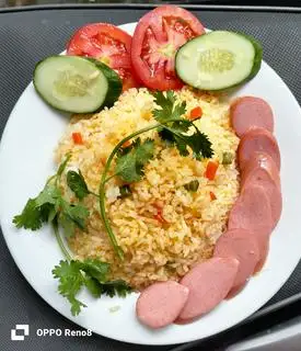 Cơm rang xúc xích  - 39.000 ₫ tại Cơm Gà Rán & Nem Nướng - Nguyễn Văn Cừ