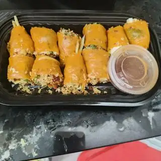 Hình ảnh Bánh tráng cuộn sốt me 