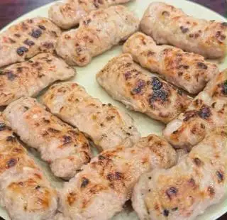 Hình ảnh Chả Lụa Thẻ Nướng Cháy Xém