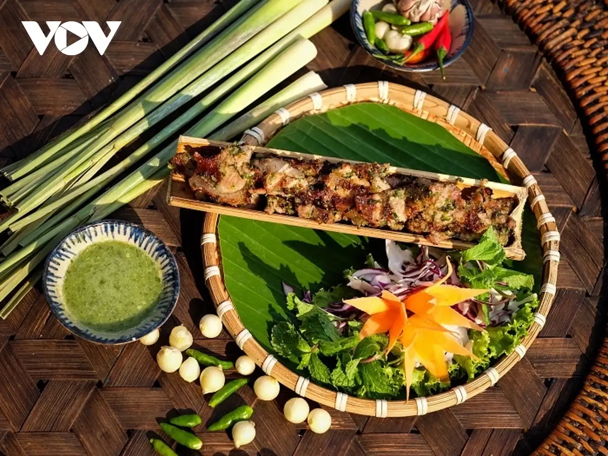 Hình ảnh Thịt Nướng Ống Tre 