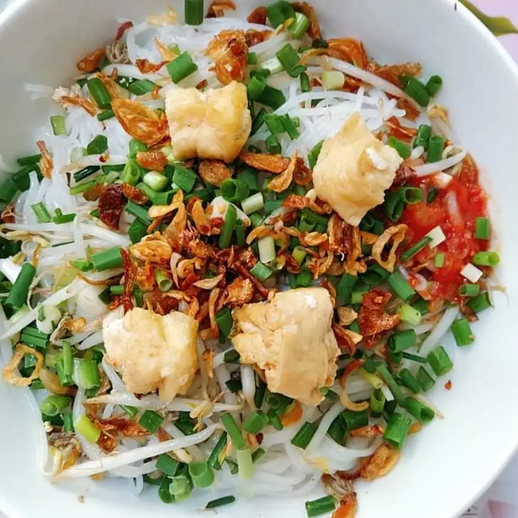 Hình ảnh Bún trắng nước hầm xương