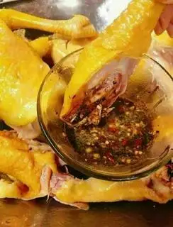 [Chặt sẵn] Gà ủ muối hoa tiêu - nửa con - có nước chấm và rau ăn kèm - 130.000 ₫ tại A.C Food - Gà Ủ Muối Hoa Tiêu & Khô Gà Lá Chanh - Shop Online