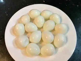 Hình ảnh trứnng cút thêm ( 5 trứng )